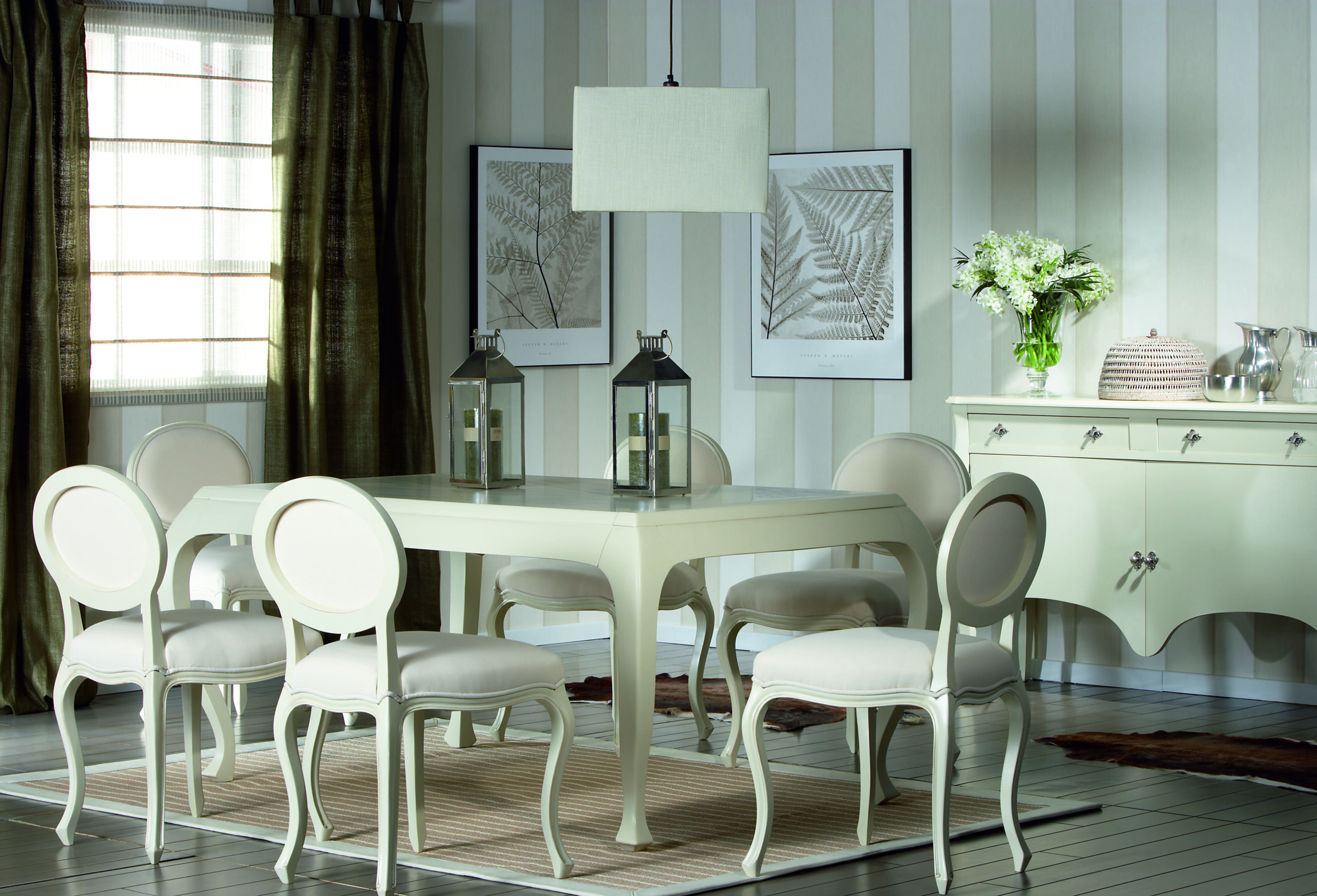 Mesa de comedor clásica lacada en blanco -Palisandro Interiorismo