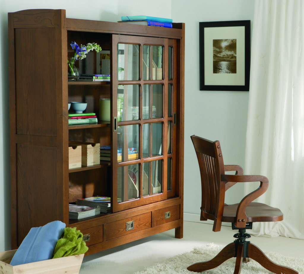 Vitrina colonial de gran tamaño -Palisandro Interiorismo